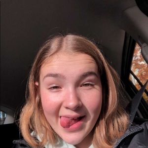 Meet your Posher, Ava